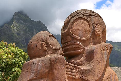 11 May 27 - Atuona, Hiva Oa Island