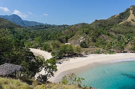 7 Dec 26 - Maumere, Flores