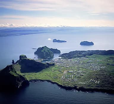 10 Jul 27 - Sailing in the Vestmannaeyjar