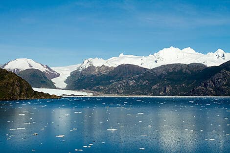 4 Nov 25 - Skua Glacier (sailing)