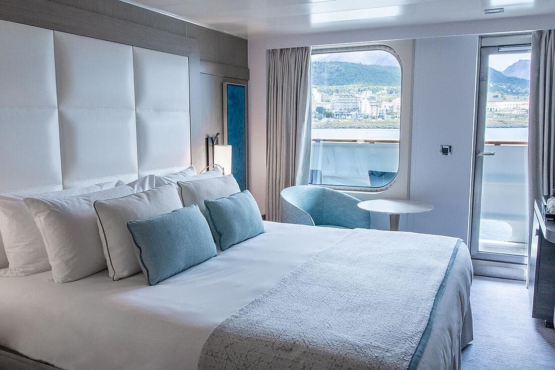 Carousel cabins: Deluxe Stateroom