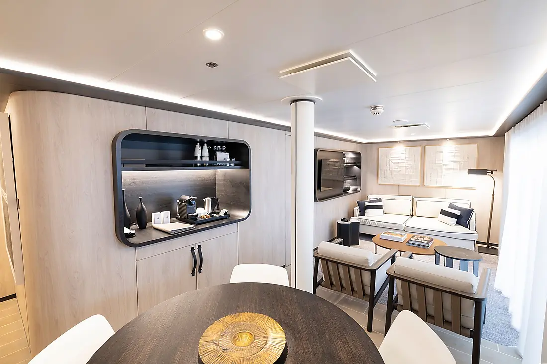 Carousel cabins: Owner Suite with balcony