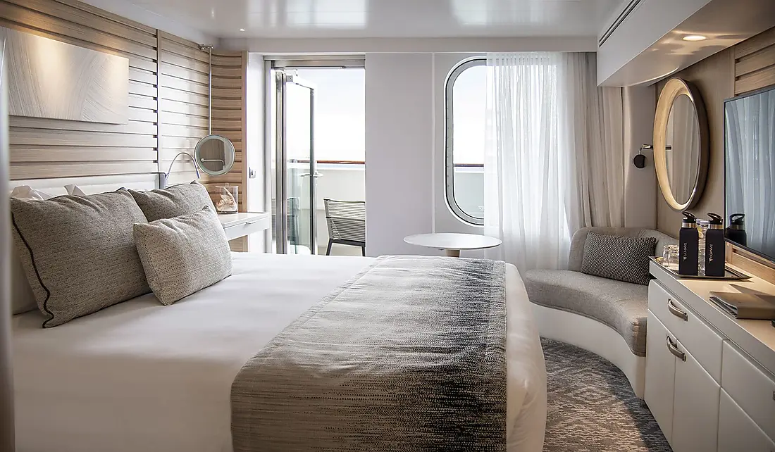 Carousel cabins: Deluxe Stateroom