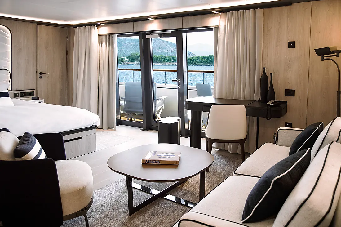 Carousel cabins: Grand Privilège Alizés Suite with balcony
