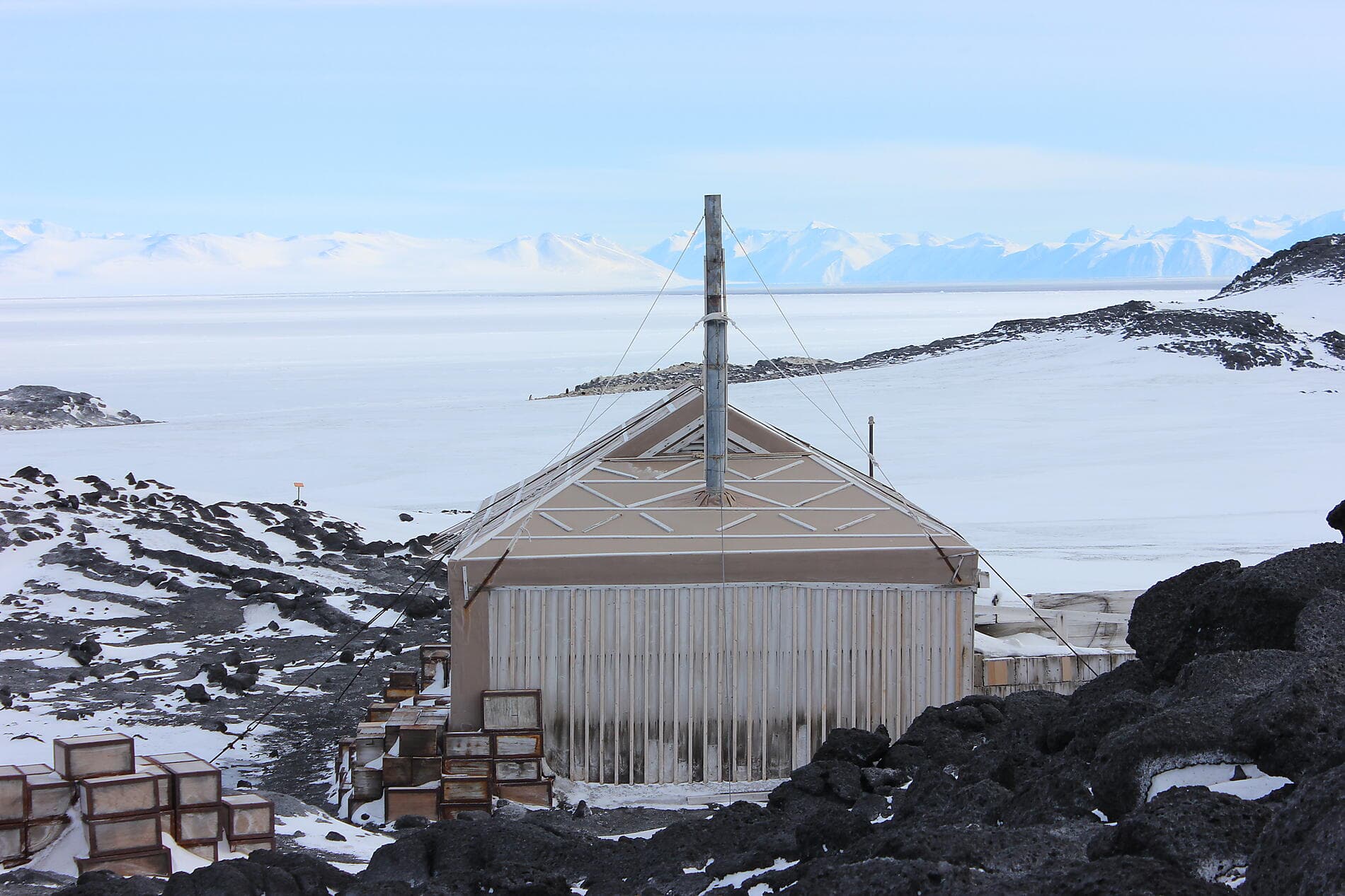 Unexplored Antarctica between Two Continents 