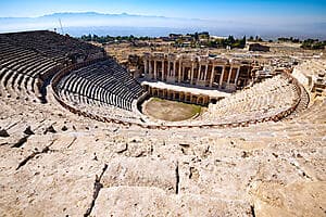 Théâtre de Side et grotte de Damlatas