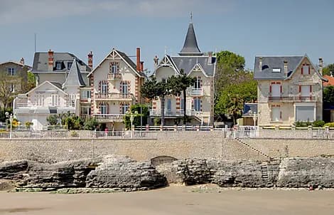25 Jul 27 - Royan