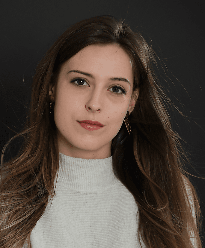 Photo portrait Elise couleurs.png