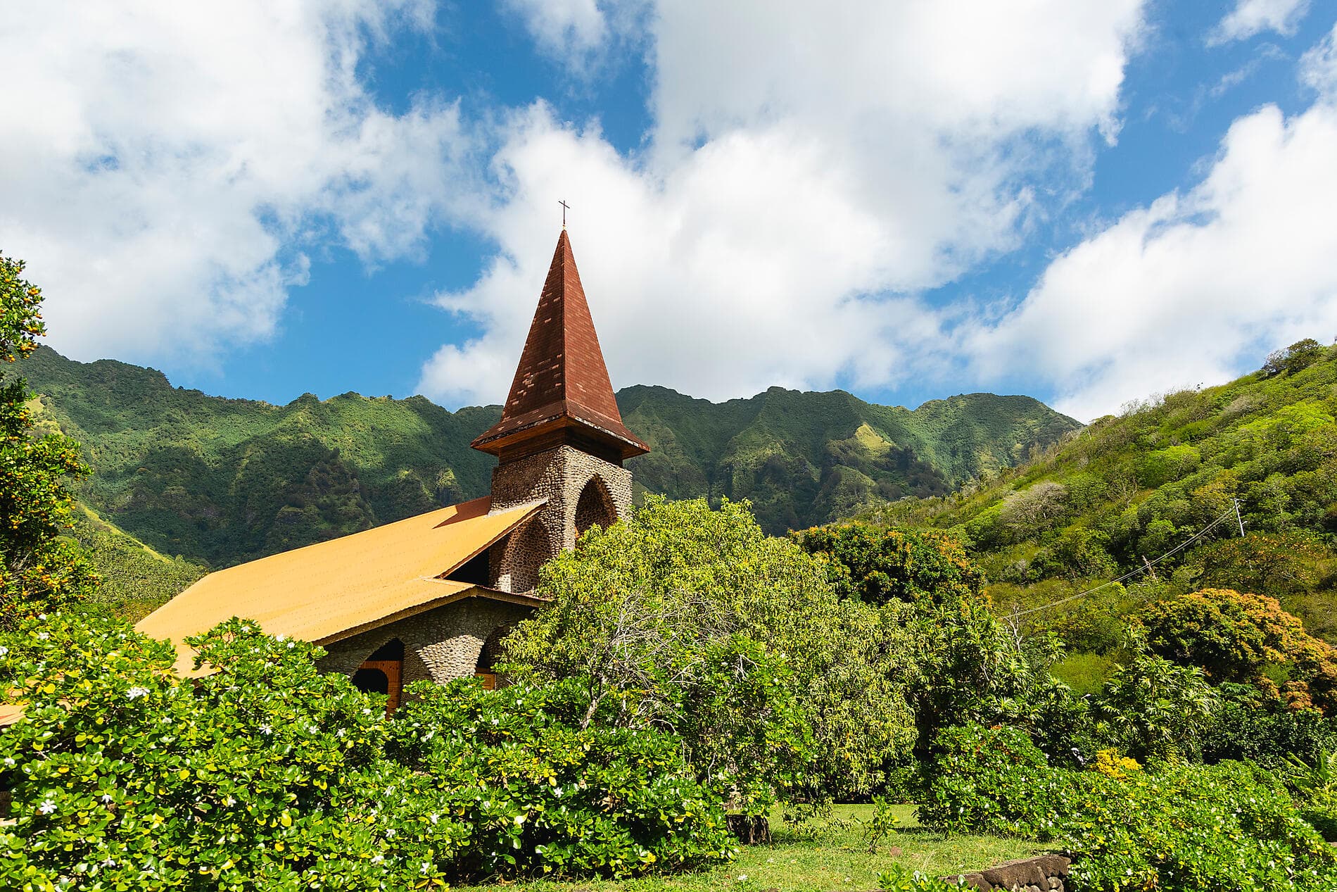Polynesian Bliss: Marquesas and Tuamotu 