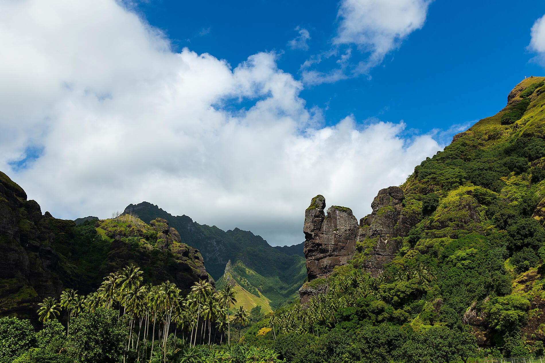 Polynesian Bliss: Marquesas and Tuamotu 