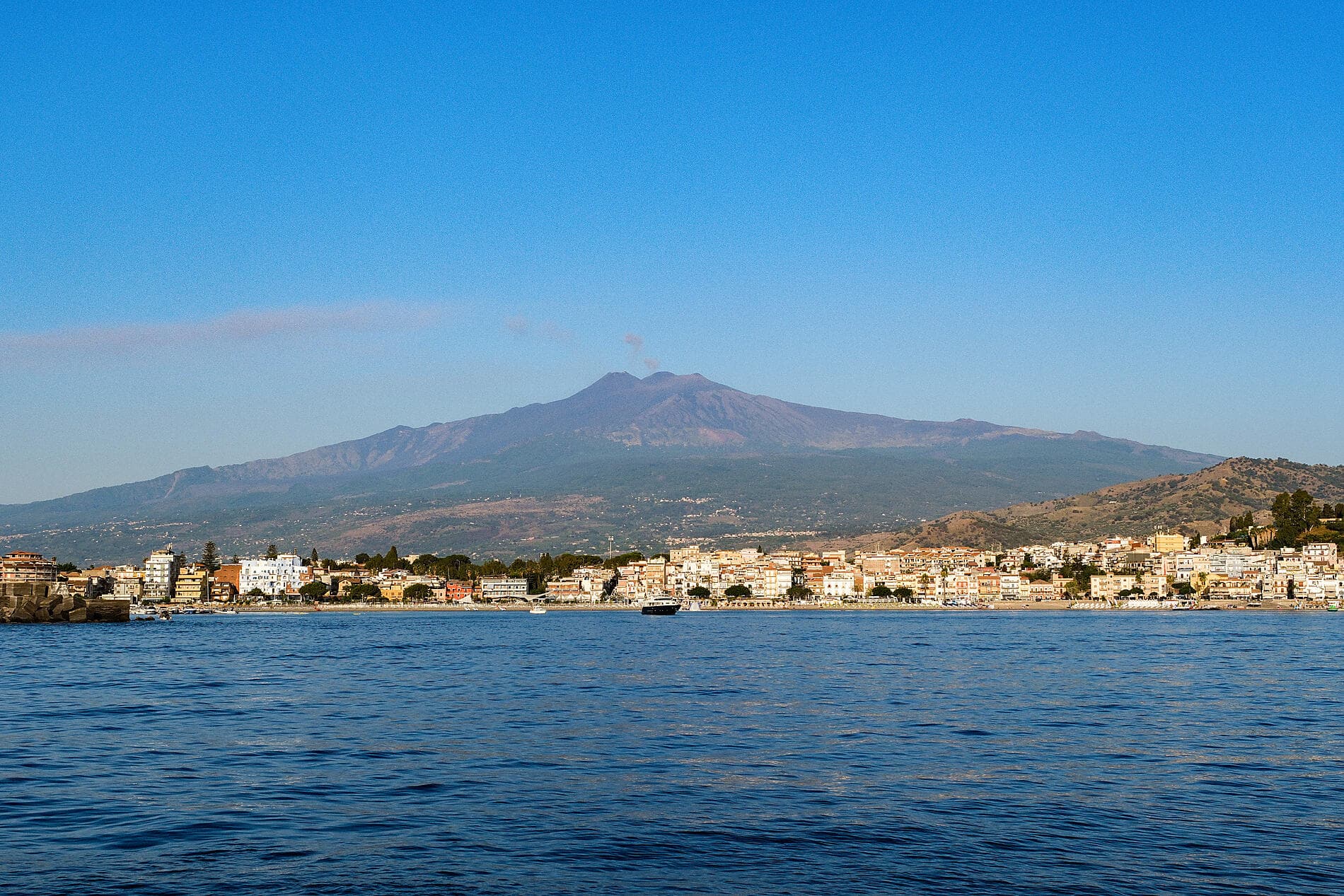 Escapade between Greek islands and Italian treasures 