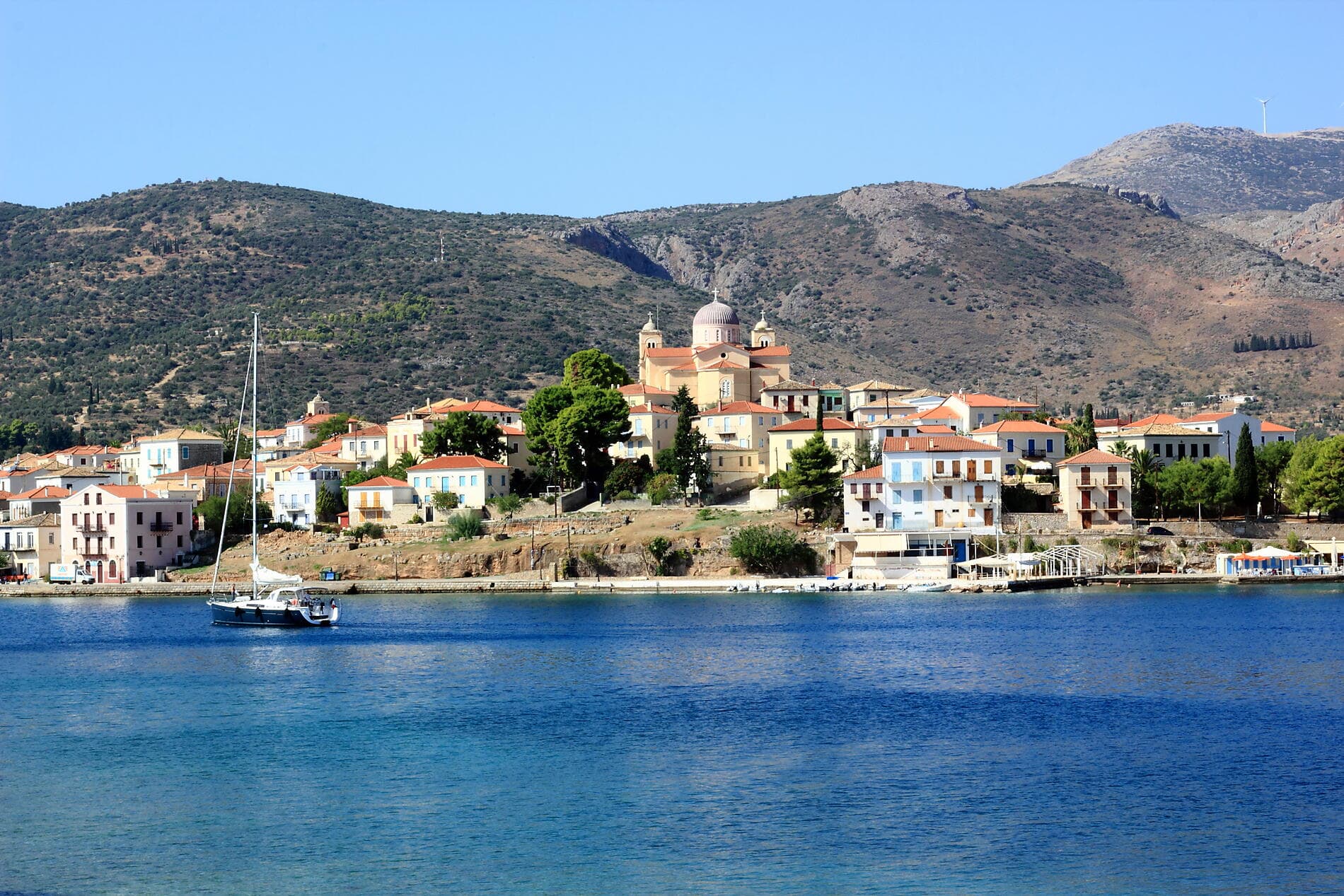 Escapade between Greek islands and Italian treasures 