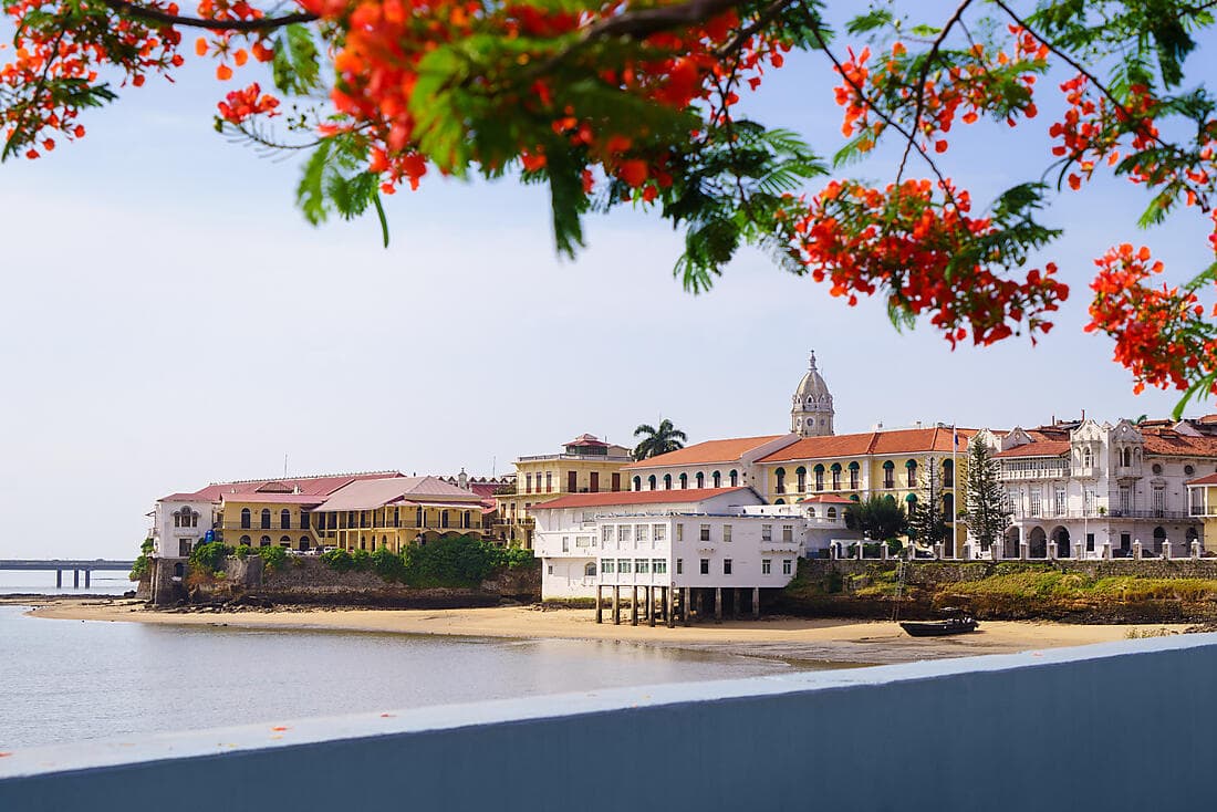 Panama City, where historic treasures meet the legendary canal (1 night)