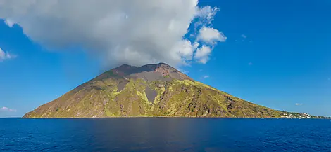 3 Sept 26 - Sailing in front of Stromboli