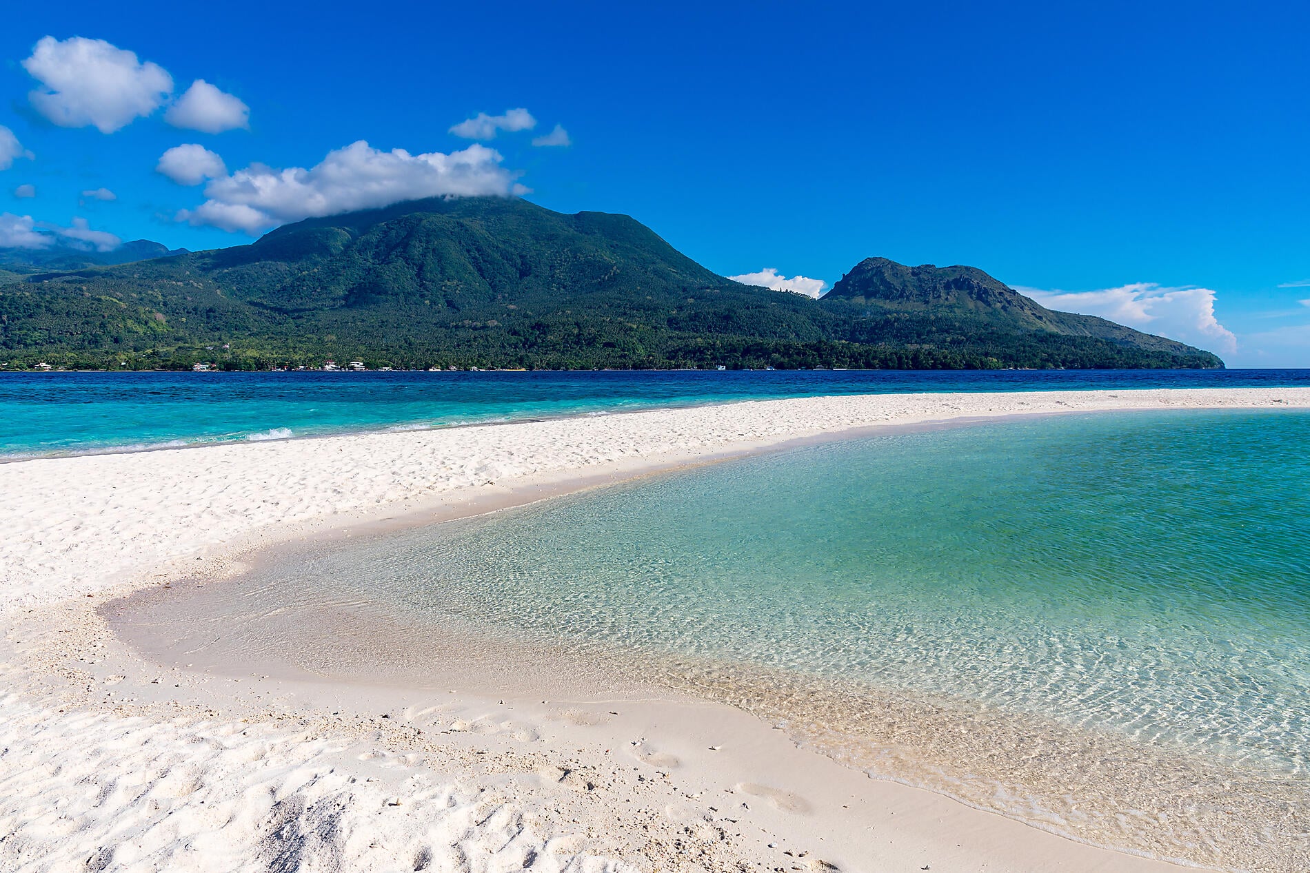 AdobeStock_206291031_camiguin.jpeg